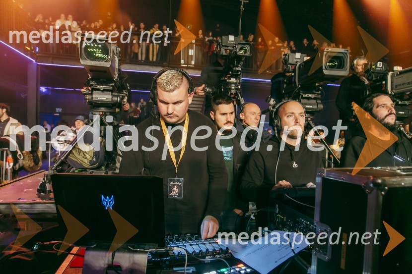 Koncert Žana Serčiča v Cvetličarni