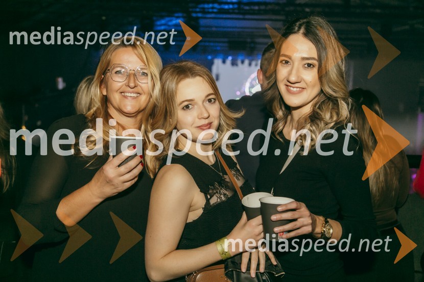 Koncert Žana Serčiča v Cvetličarni