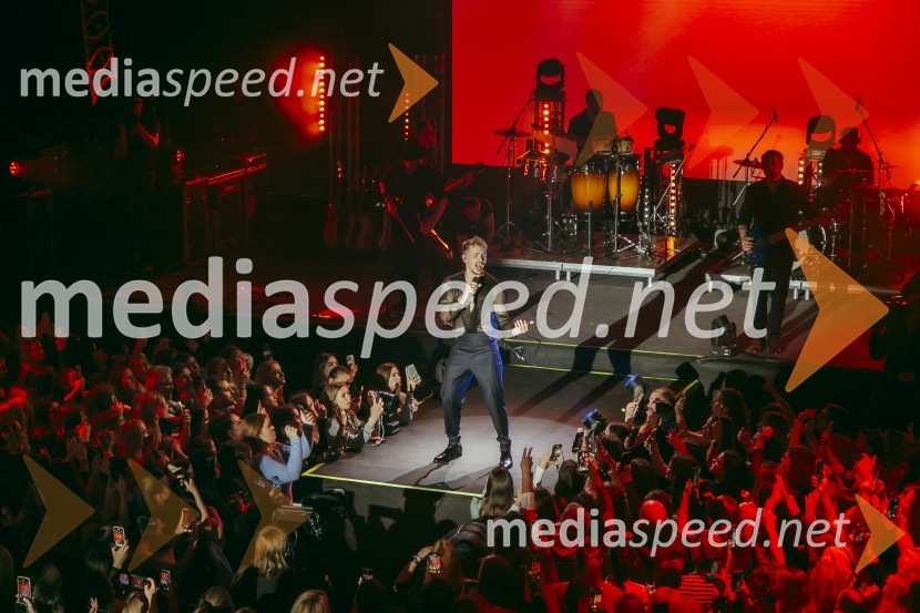  Žan Serčič, glasbenikKoncert Žana Serčiča v Cvetličarni