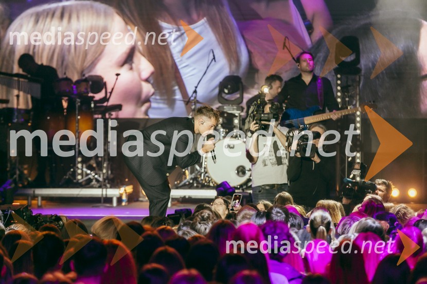  Žan Serčič, glasbenikKoncert Žana Serčiča v Cvetličarni