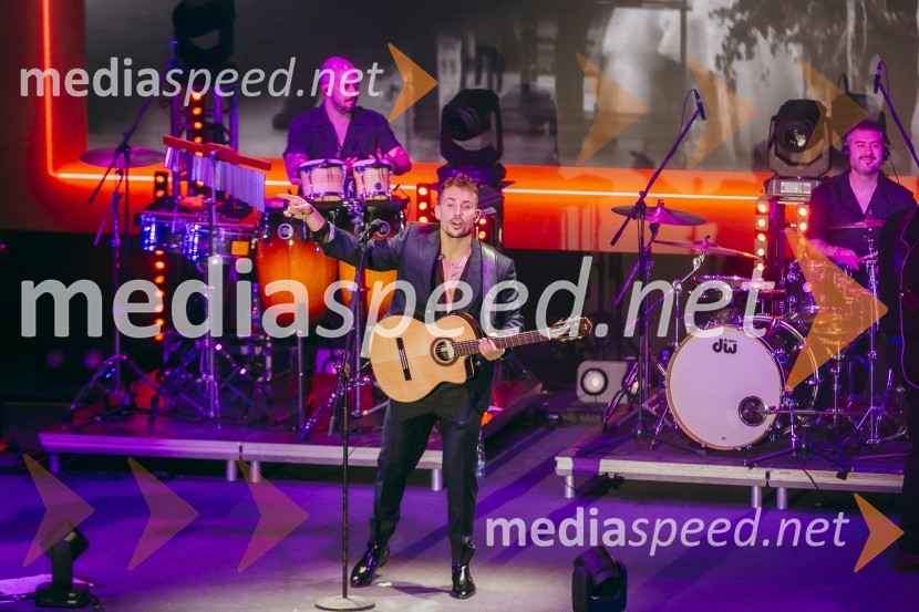  Žan Serčič, glasbenikKoncert Žana Serčiča v Cvetličarni