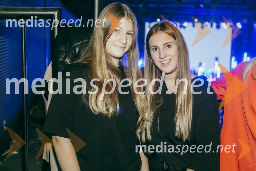  ... ;  Katarina KnezKoncert Žana Serčiča v Cvetličarni