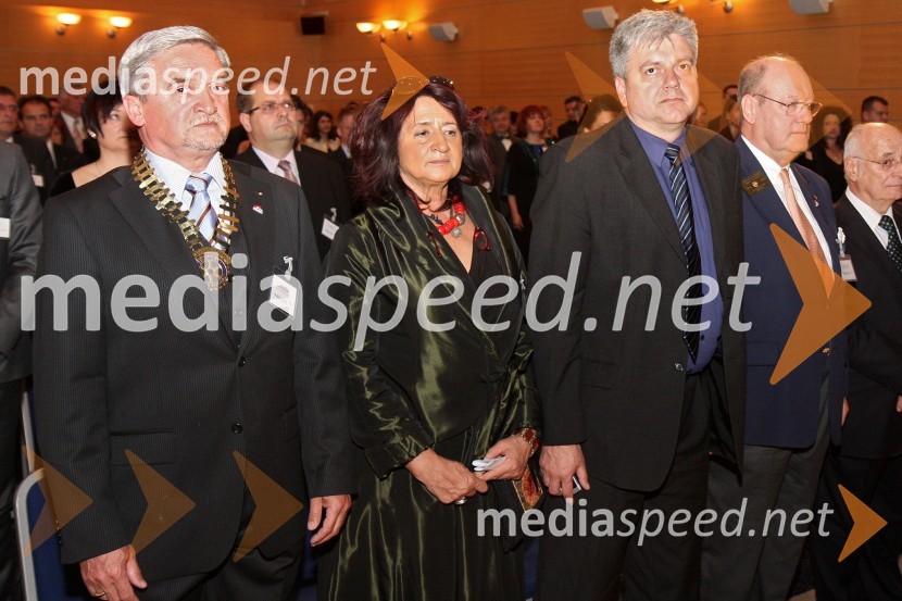 Janko Razgoršek, podjetnik in predsednik Rotary kluba Maribor ter soproga Majda, Andrej Verlič, podžupan Mestne občine Maribor in Robert Nemling, guverner Rotary distrikta 1910Ustanovitev Rotary Kluba Maribor Lent