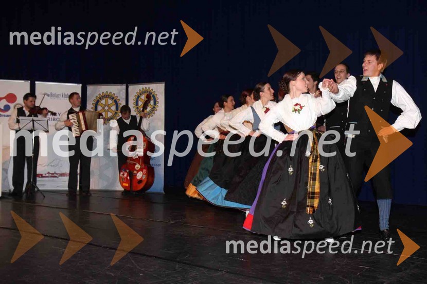 Nastop folklorne skupineUstanovitev Rotary Kluba Maribor Lent
