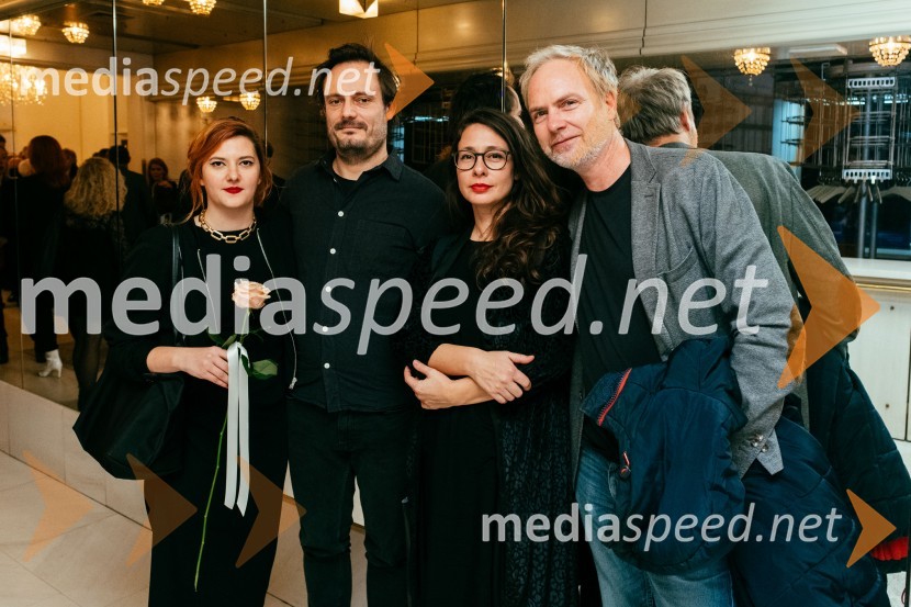  Nina  Ramšak Marković, režiserka;  Milan Ramšak Marković, dramaturg;  ... ;  Igor Vasiljev, scenografPremiera Prometej: ena lepa apokalipsa v SNG Maribor