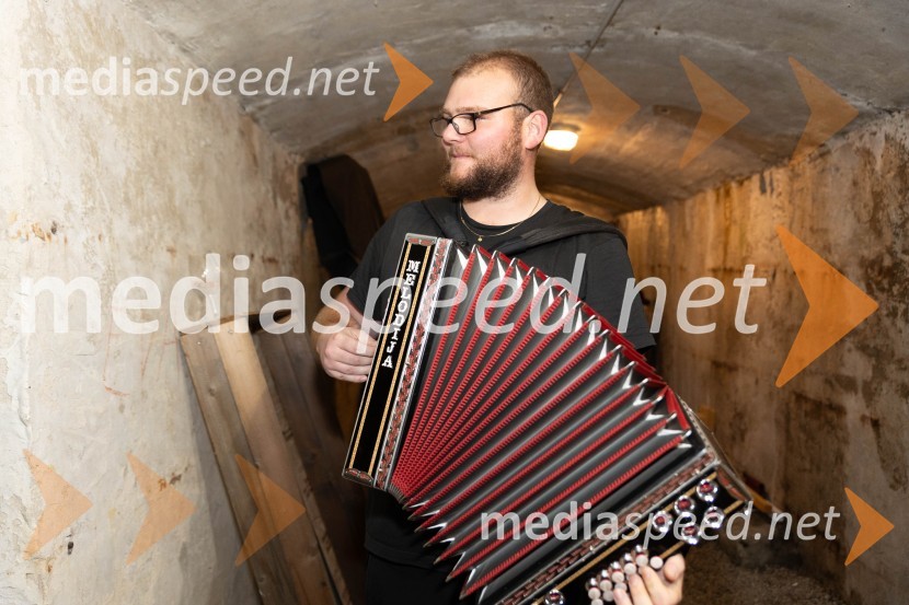 Vinska pot v rovih pod starim Kranjem 2023, petek 2