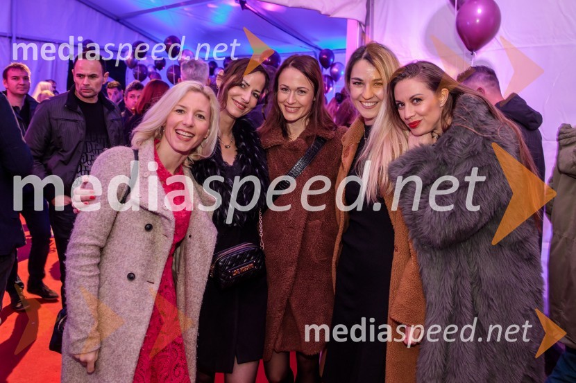  ... ;  ... ;  ... ;  ... ;  Tara Zupančič, voditeljicaPoglej in zadeni, 30 let kasneje