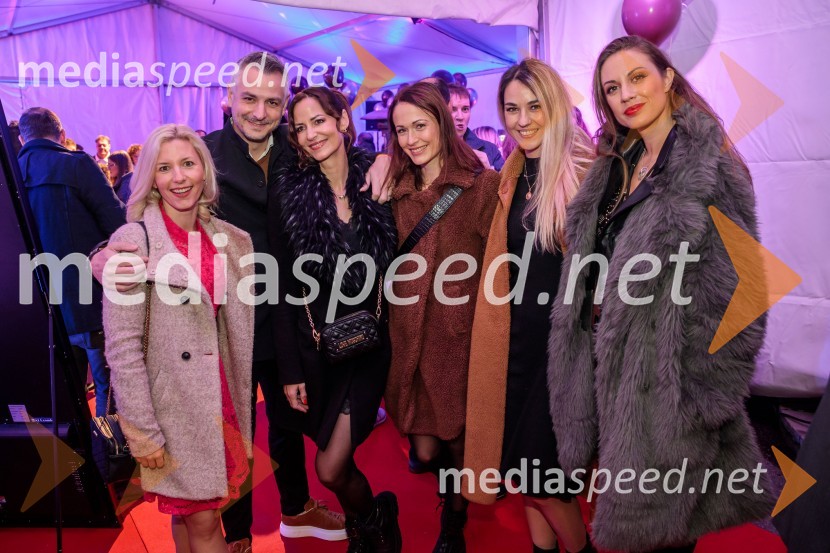  ... ;  ... ;  ... ;  ... ;  ... ;  Tara Zupančič, voditeljicaPoglej in zadeni, 30 let kasneje