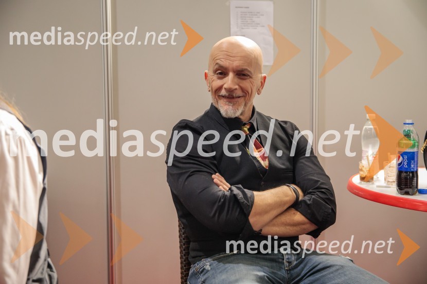 Poglej in zadeni, 30 let kasneje