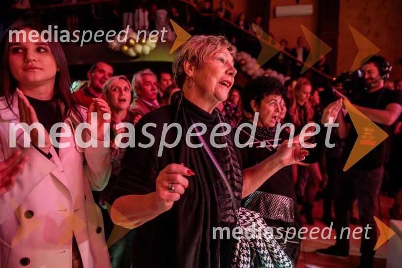 Poglej in zadeni, 30 let kasneje