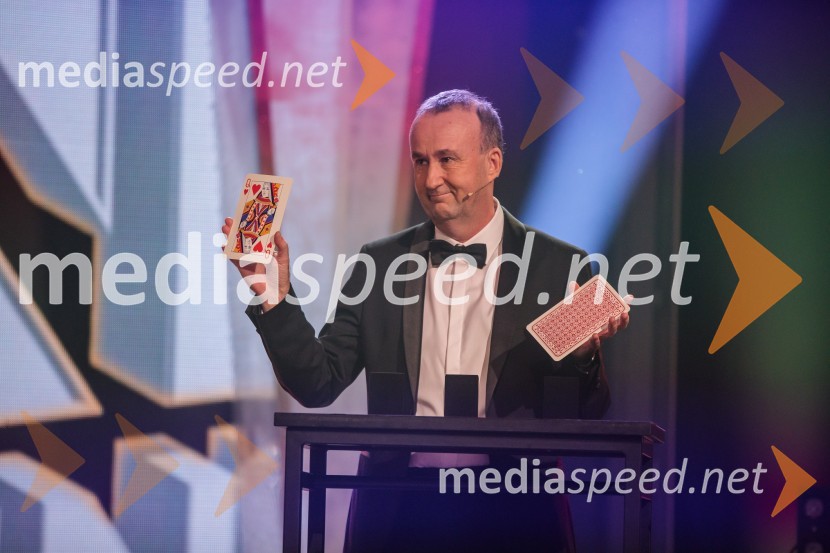 Poglej in zadeni, 30 let kasneje