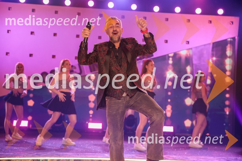  Sandi Cenov, pevecPoglej in zadeni, 30 let kasneje