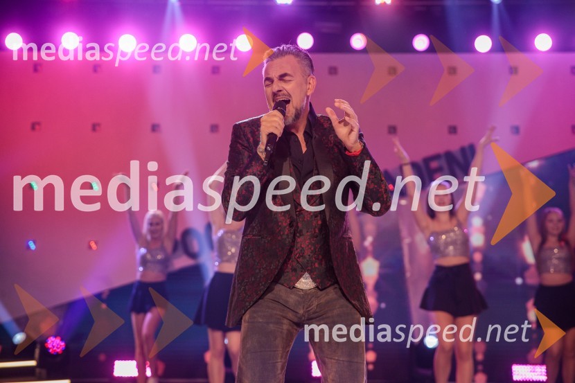  Sandi Cenov, pevecPoglej in zadeni, 30 let kasneje