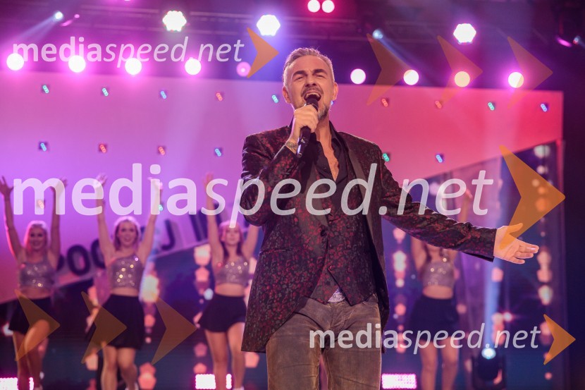  Sandi Cenov, pevecPoglej in zadeni, 30 let kasneje