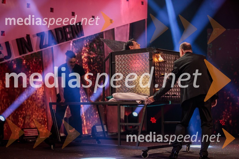 Poglej in zadeni, 30 let kasneje