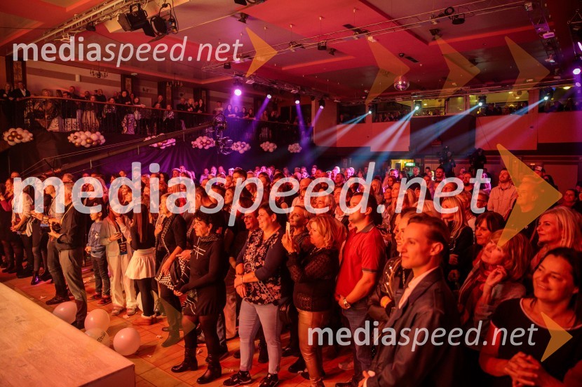 Poglej in zadeni, 30 let kasneje