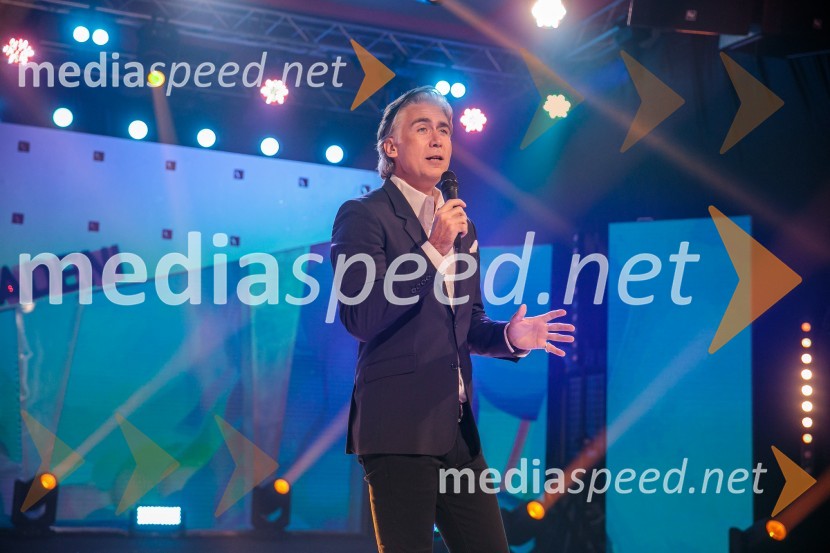  Jan Plestenjak, pevecPoglej in zadeni, 30 let kasneje