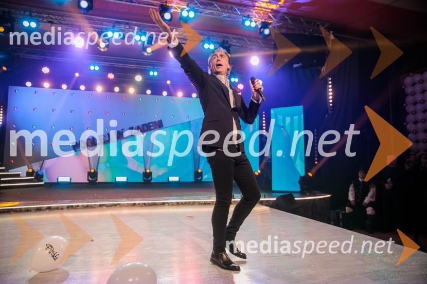  Jan Plestenjak, pevecPoglej in zadeni, 30 let kasneje