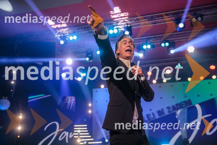  Jan Plestenjak, pevecPoglej in zadeni, 30 let kasneje