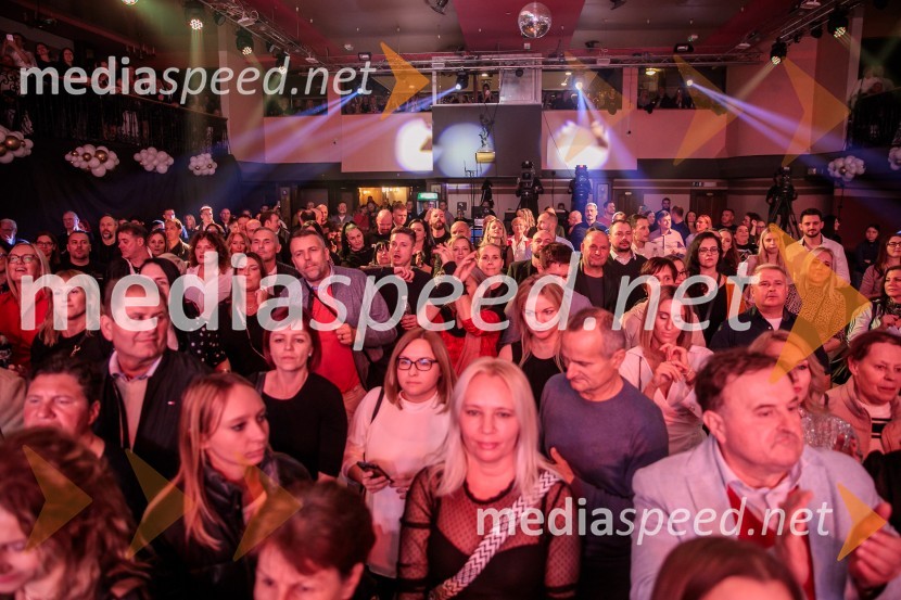 Poglej in zadeni, 30 let kasneje