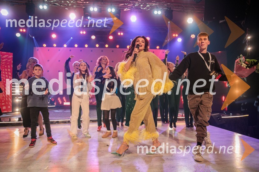  Severina Vučković, pevkaPoglej in zadeni, 30 let kasneje