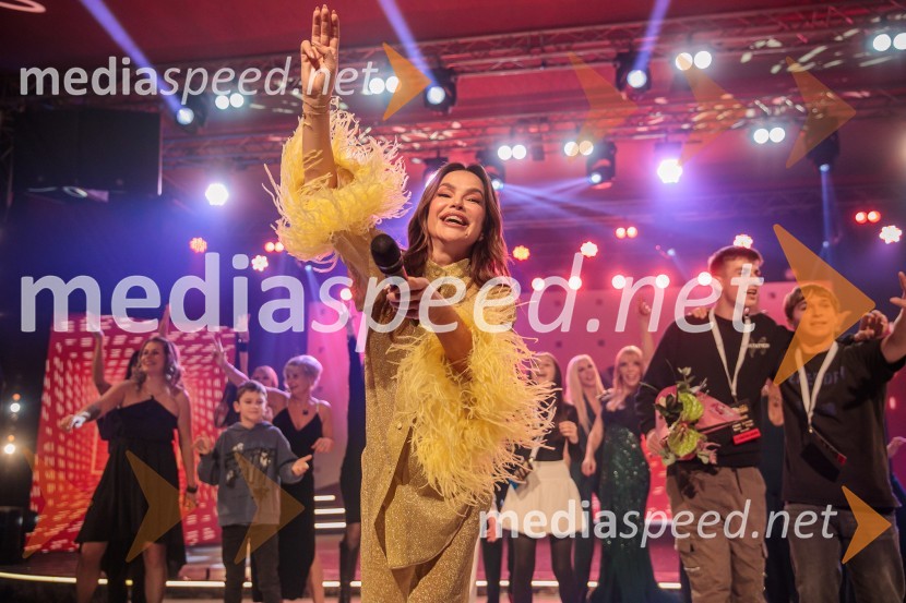  Severina Vučković, pevkaPoglej in zadeni, 30 let kasneje