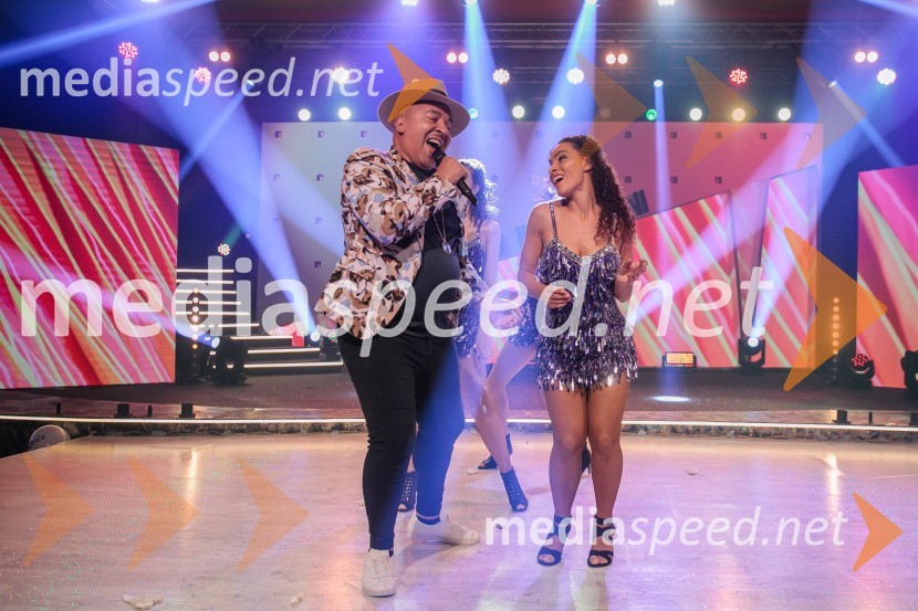  Lou Bega, pevec;  ... Poglej in zadeni, 30 let kasneje