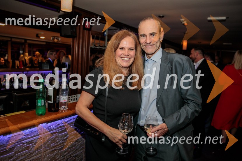 Poglej in zadeni, 30 let kasneje