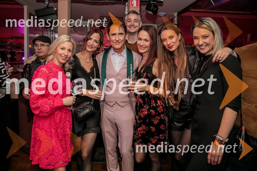  ... ;  ... ;  ... ;  ... ;  ... ;  Tara Zupančič, voditeljica;  ... Poglej in zadeni, 30 let kasneje