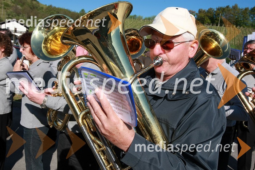 Član Godbe veteranov ŠtajerskeSrečanje članov Porsche klub Slovenija