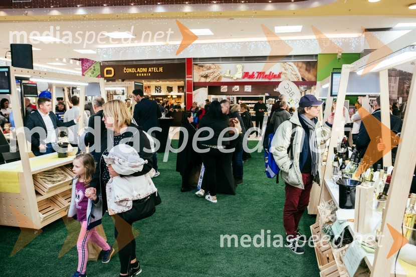 Pubeci v Citycentru Celje