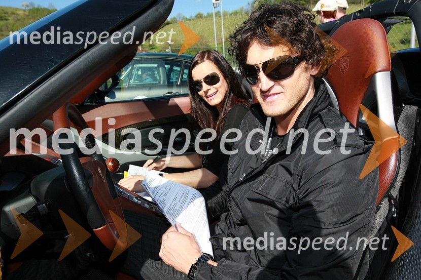 Rok Drašler, direktor podjetja MDM d.o.o. ter nekdanji olimpijec in Petra ZupančičSrečanje članov Porsche klub Slovenija