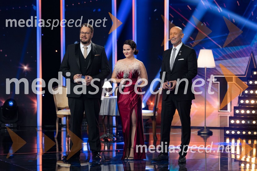  Sašo Stare, stand up komik, voditelj;  Ajda Stina Turek, pevka;  Peter Poles, televizijski voditeljSlovenija ima talent 2023, četrta polfinalna oddaja
