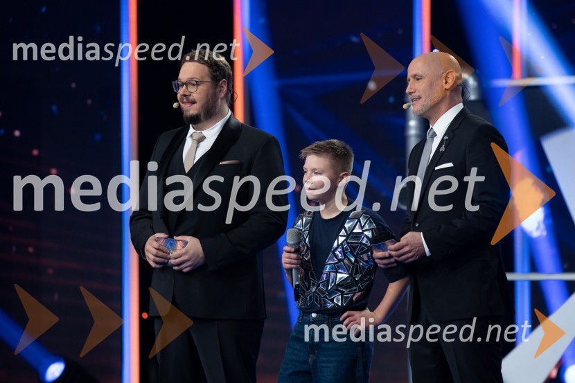  Sašo Stare, stand up komik, voditelj;  Viktor Gasiunas, plesalec;  Peter Poles, televizijski voditeljSlovenija ima talent 2023, četrta polfinalna oddaja