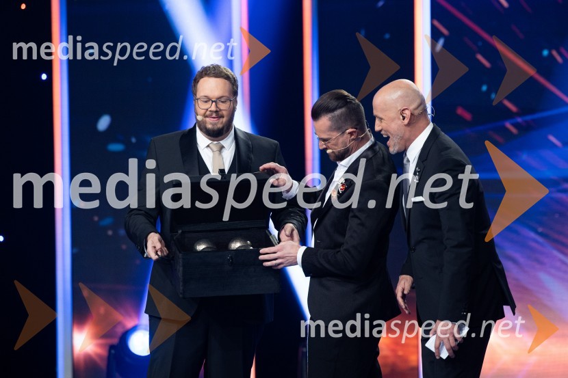  Sašo Stare, stand up komik, voditelj;  Andrej Škufca, štirikratni svetovni plesni prvak in plesni sodnik;  Peter Poles, televizijski voditeljSlovenija ima talent 2023, četrta polfinalna oddaja