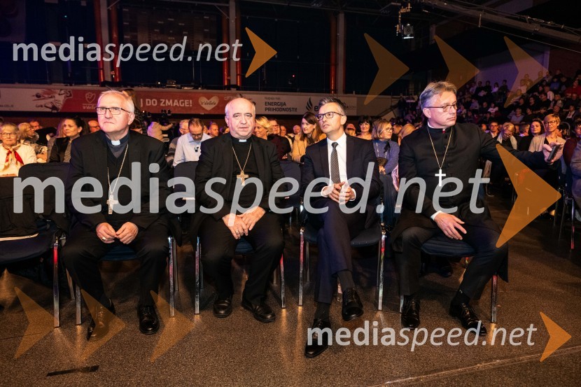  ... ;  ... ;  Marjan  Šarec, minister za obrambo;  ... Dobrodelni koncert Klic dobrote za družine v stiski