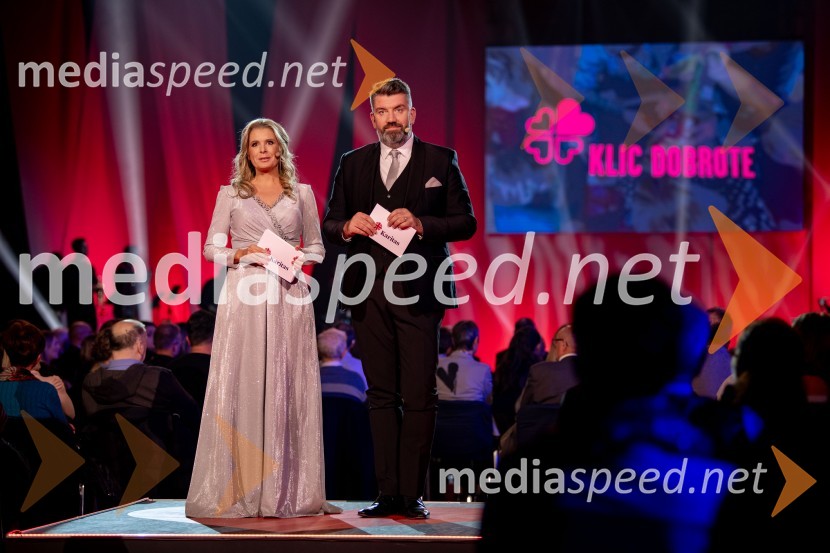  Bernarda Žarn, voditeljica;  Jure Sešek, radijski moderatorDobrodelni koncert Klic dobrote za družine v stiski