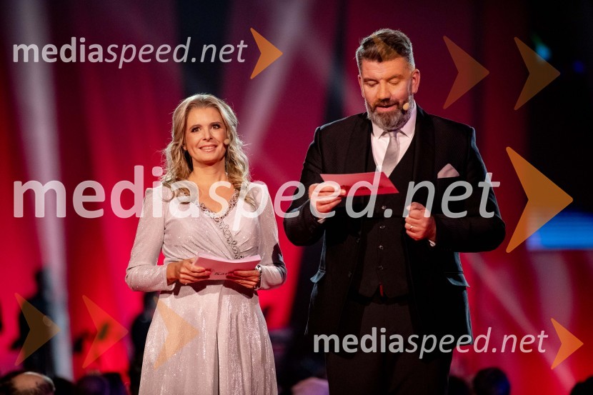  Bernarda Žarn, voditeljica;  Jure Sešek, radijski moderatorDobrodelni koncert Klic dobrote za družine v stiski