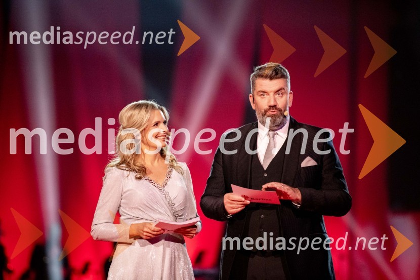  Bernarda Žarn, voditeljica;  Jure Sešek, radijski moderatorDobrodelni koncert Klic dobrote za družine v stiski