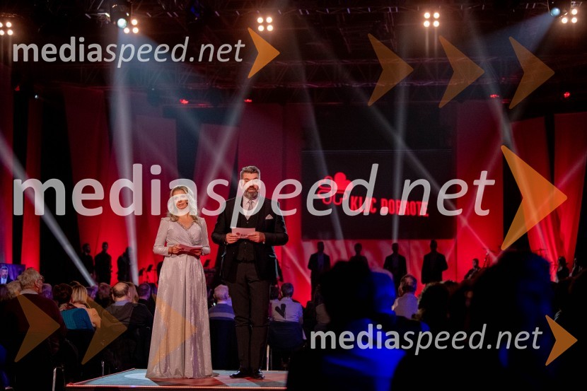  Bernarda Žarn, voditeljica;  Jure Sešek, radijski moderatorDobrodelni koncert Klic dobrote za družine v stiski