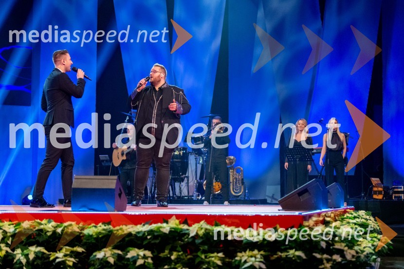  Gregor Ravnik, pevec;  ... Dobrodelni koncert Klic dobrote za družine v stiski