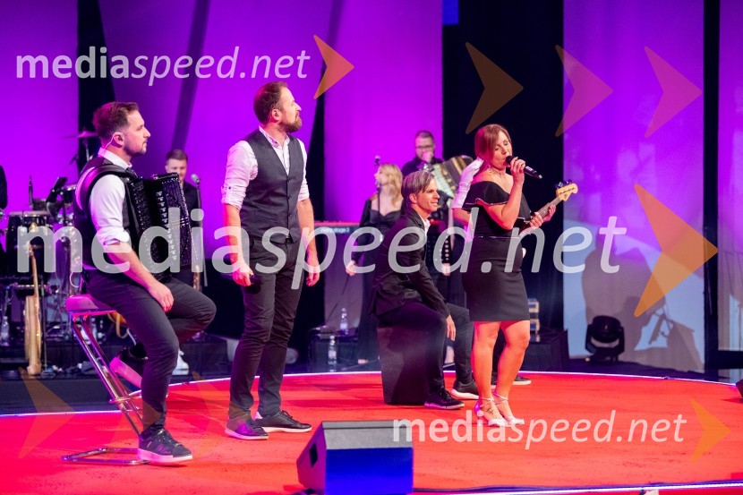  Davor Pušnik, voditelj jutranjega programa, Štajerski val;  Matic Supovec, ansambel Unikat;  Andrej Sluga, ansambel Unikat;  Andreja Črešnar, ansambel UnikatDobrodelni koncert Klic dobrote za družine v stiski