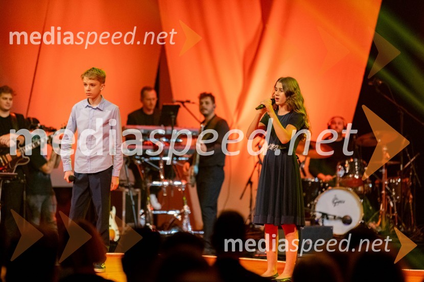  Lenart Cizej, pevec;  Anuša Mrlak, pevkaDobrodelni koncert Klic dobrote za družine v stiski