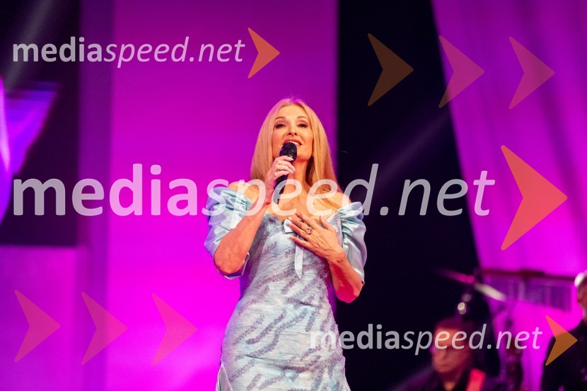  Helena Blagne, pevkaDobrodelni koncert Klic dobrote za družine v stiski