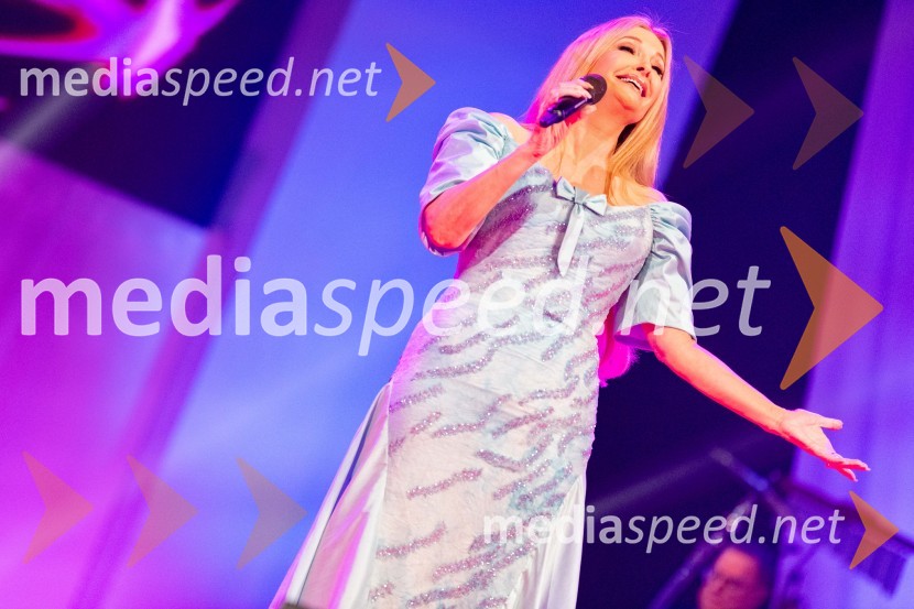  Helena Blagne, pevkaDobrodelni koncert Klic dobrote za družine v stiski