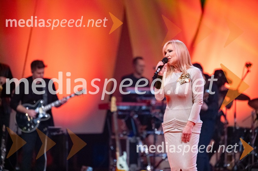  Nuša Derenda, pevkaDobrodelni koncert Klic dobrote za družine v stiski