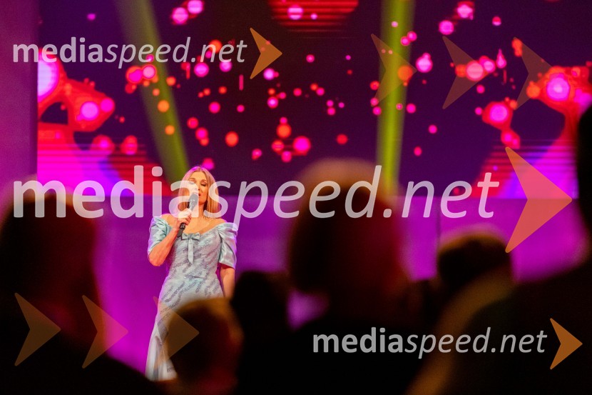  Helena Blagne, pevkaDobrodelni koncert Klic dobrote za družine v stiski