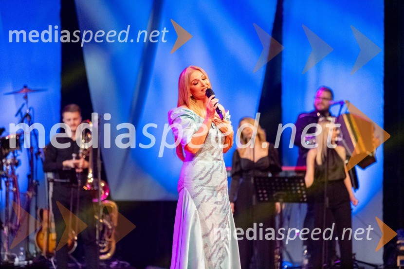  Helena Blagne, pevkaDobrodelni koncert Klic dobrote za družine v stiski