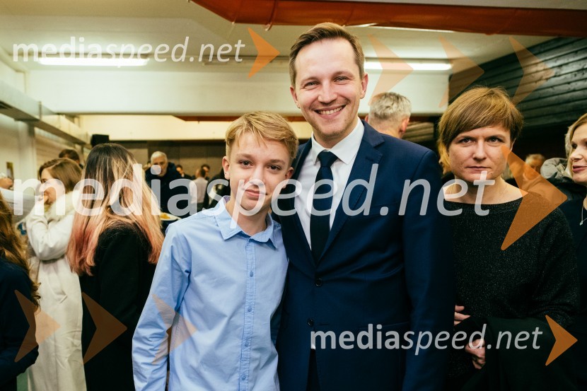  Lenart Cizej, pevec;  Matija Kovač, župan, MO CeljeDobrodelni koncert Klic dobrote za družine v stiski