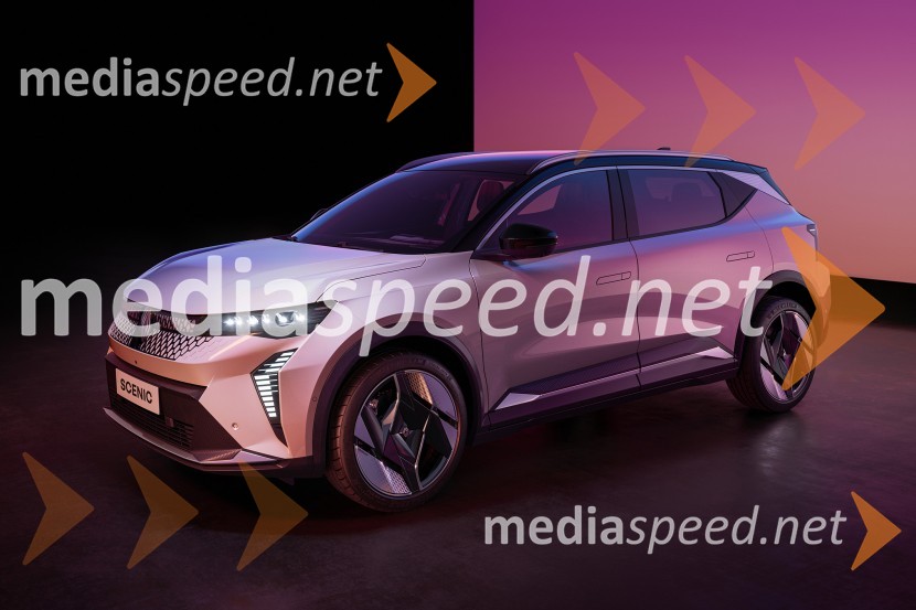 Scenic E-Tech electric je finalist izbora za evropski avto leta